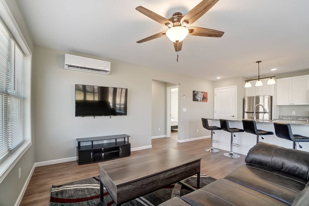 Photo of Livingroom in Lakeview