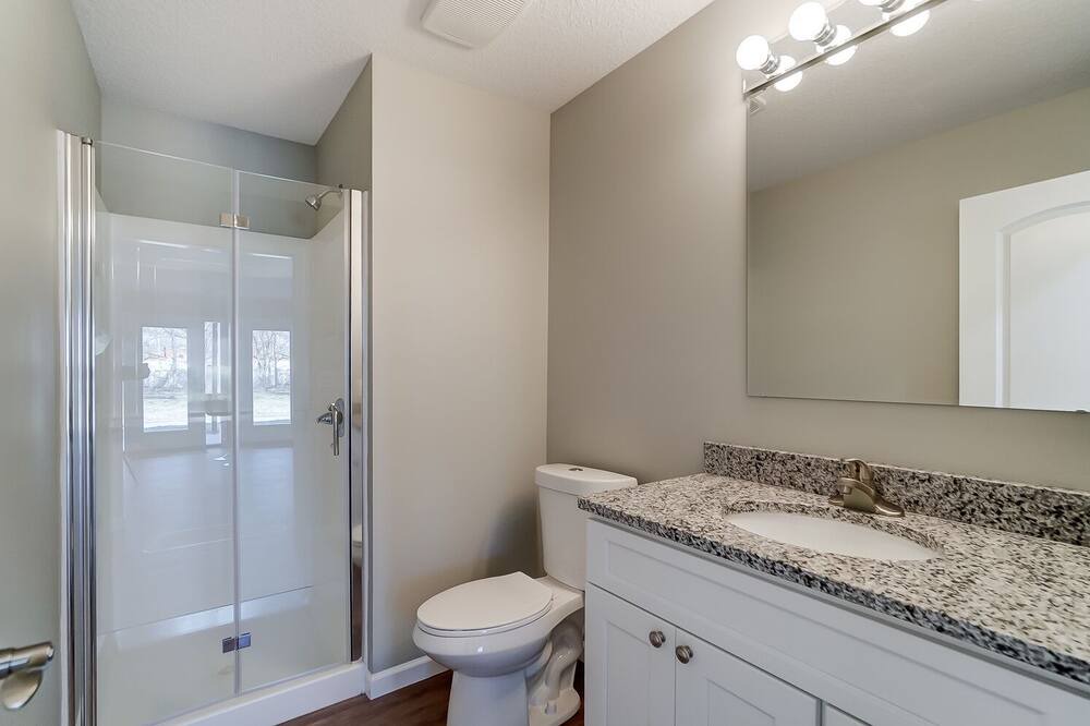 Photo of Bathroom in Lakeview