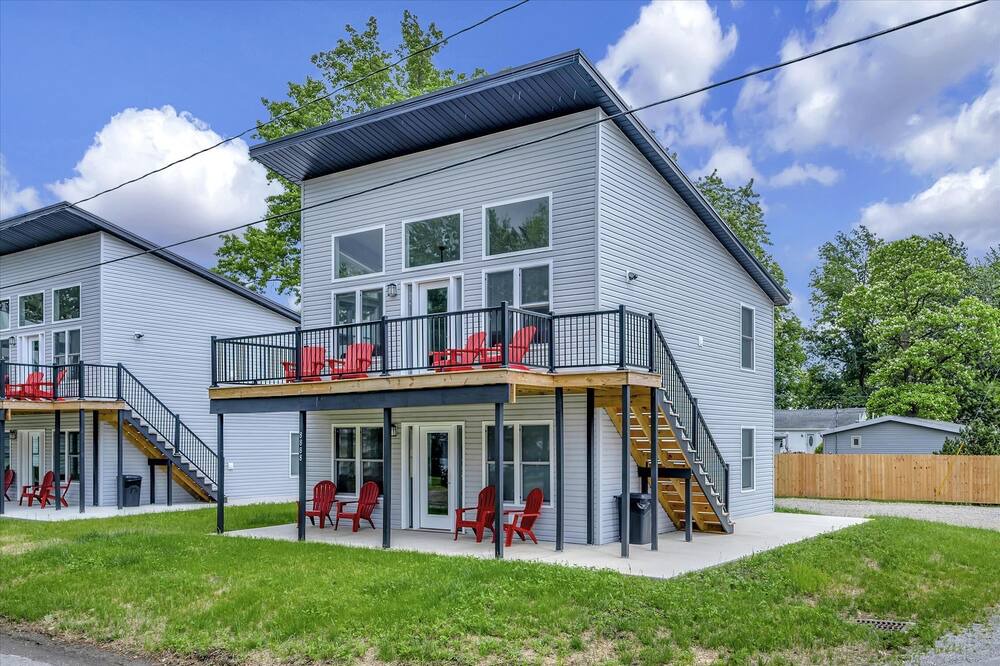 Photo of Outdoor in Lakeview