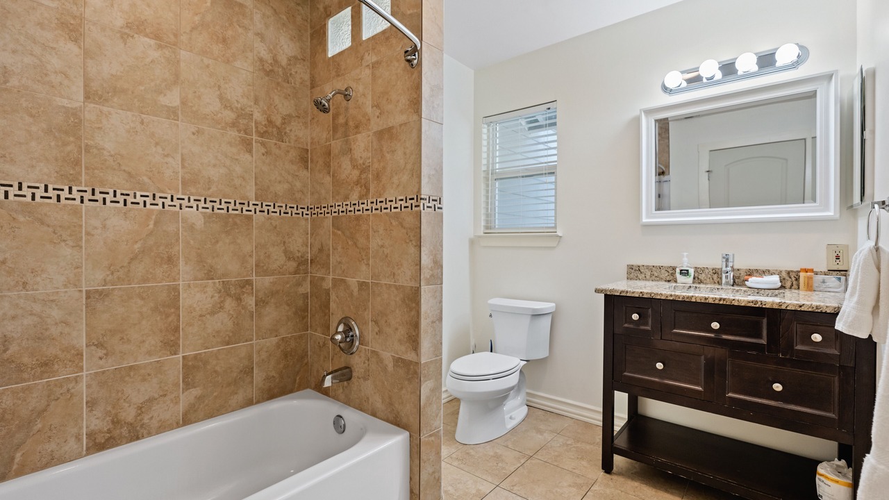 Photo of Bathroom in Greater South River City