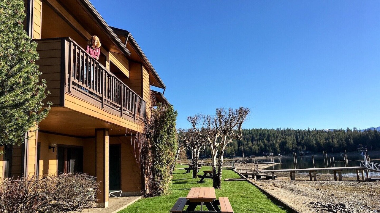 Photo of Buildings in Hope