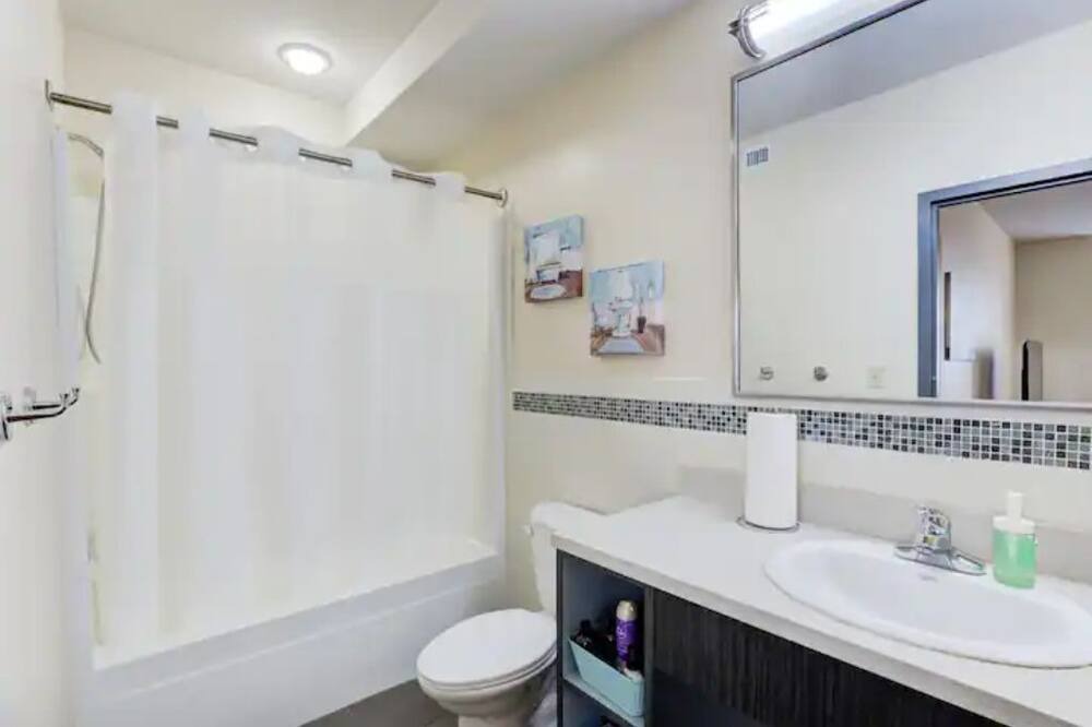Photo of Bathroom in Midtown
