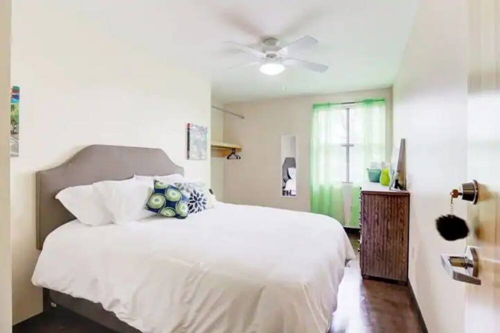 Photo of Bedroom in Midtown
