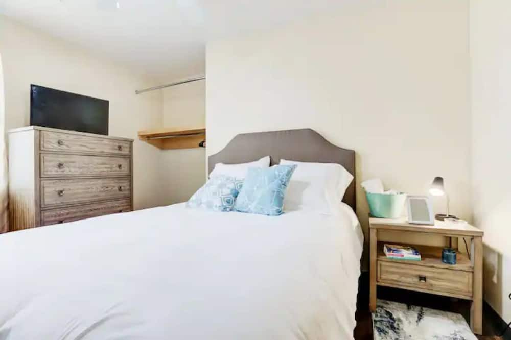 Photo of Bedroom in Midtown