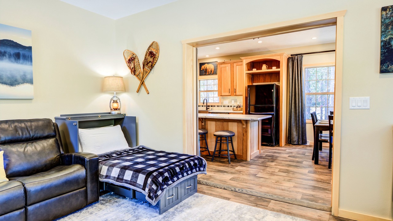 Photo of Livingroom in West Yellowstone
