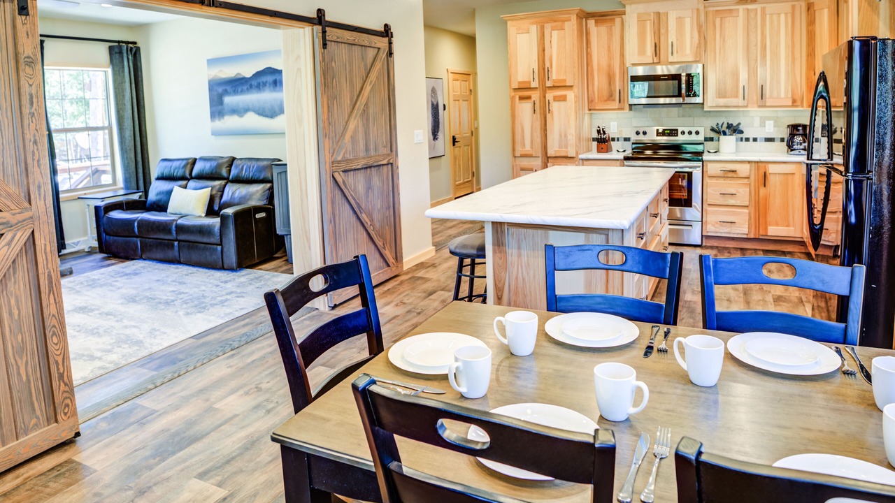 Photo of Kitchen in West Yellowstone
