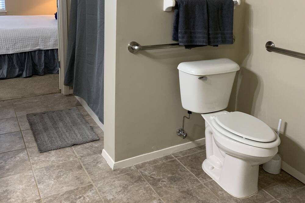 Photo of Bathroom in Pinch District