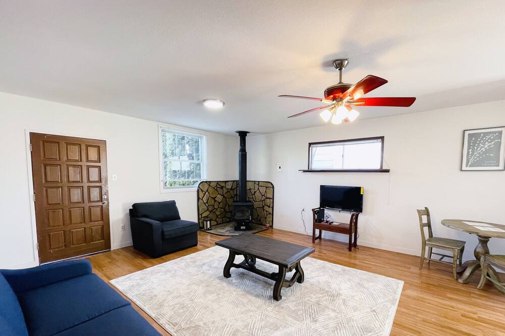 Photo of Livingroom in Yelm