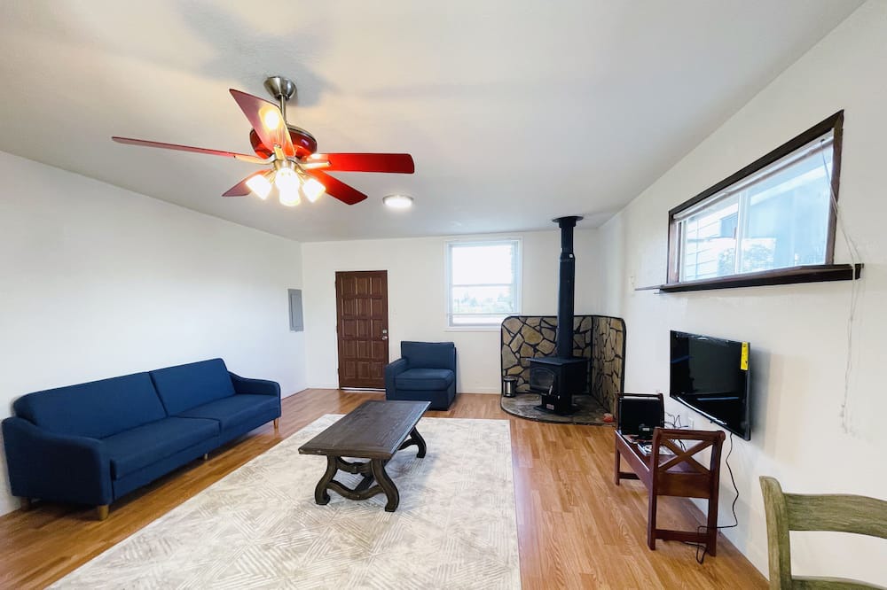 Photo of Livingroom in Yelm