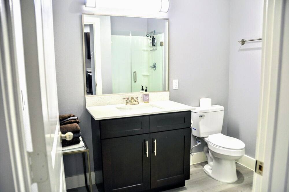 Photo of Bathroom in Sealy