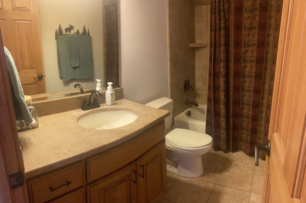 Photo of Bathroom in Alpine