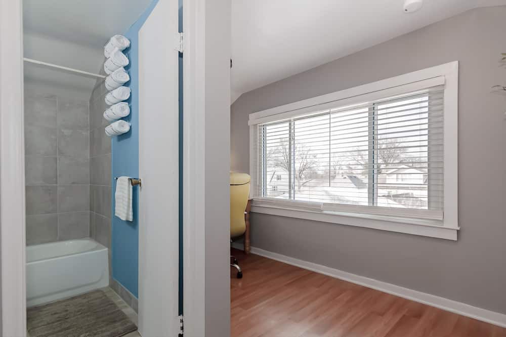 Photo of Bedroom in Warren