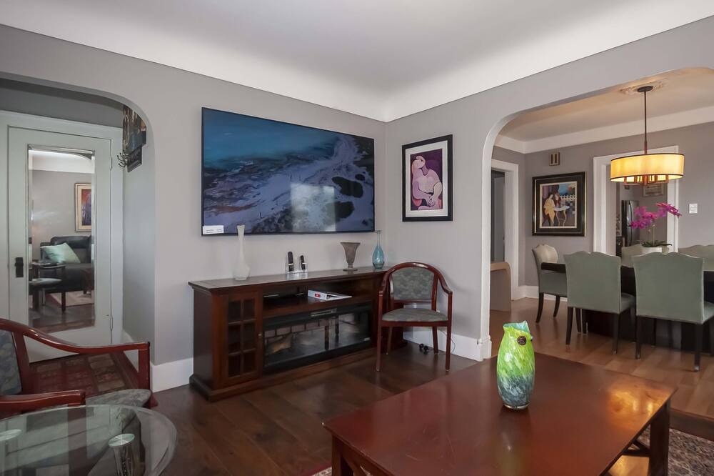 Photo of Livingroom in Warren