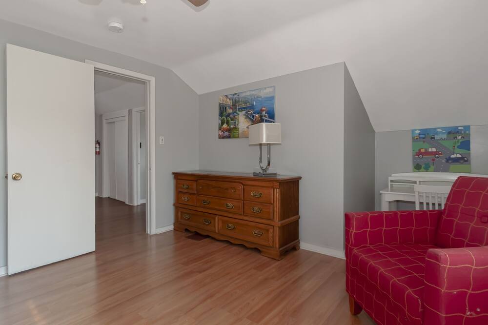 Photo of Livingroom in Warren