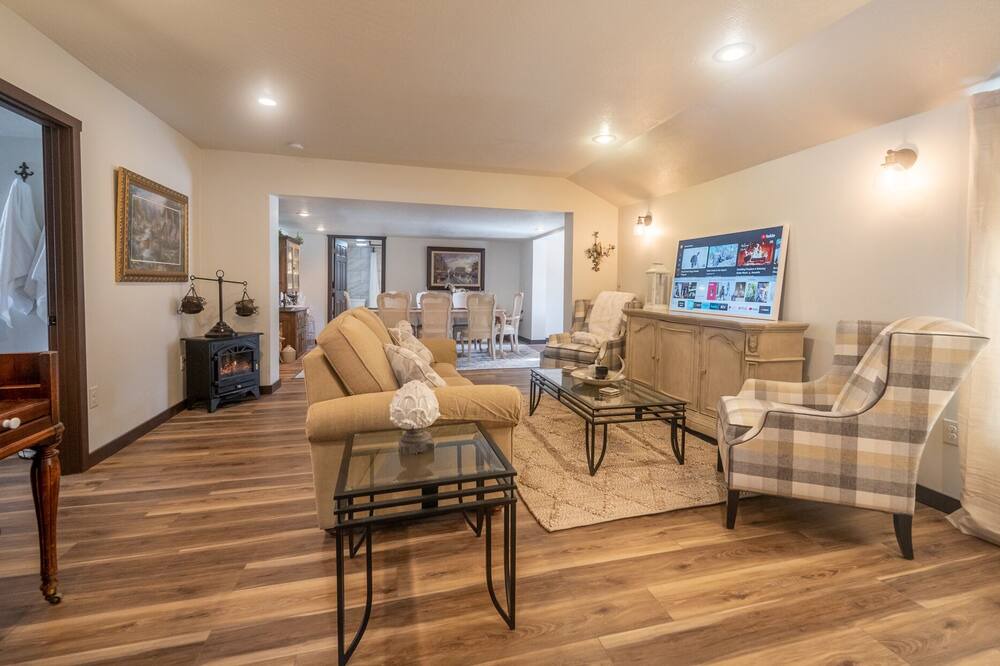 Photo of Livingroom in Livingston