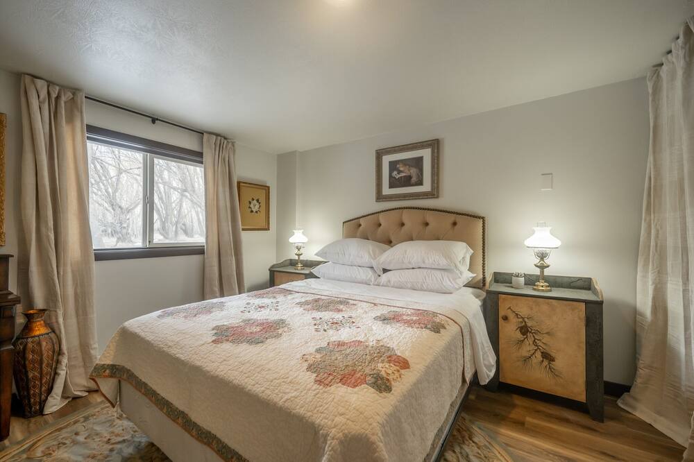 Photo of Bedroom in Livingston