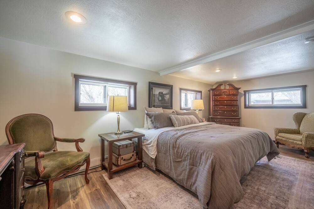 Photo of Bedroom in Livingston