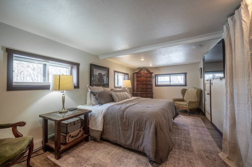 Photo of Bedroom in Livingston