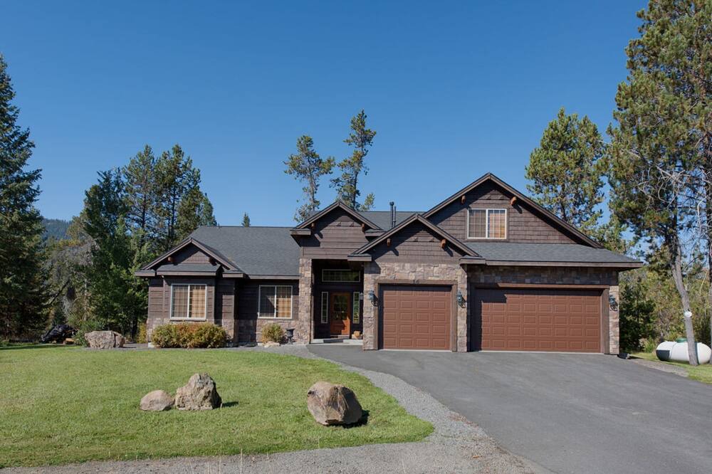 Photo of Outdoor in Donnelly