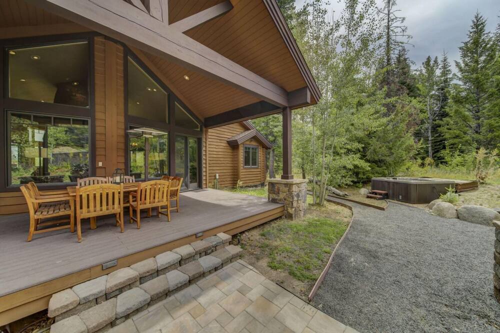 Photo of Patio Balcony in Tamarack
