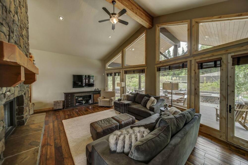 Photo of Livingroom in Tamarack