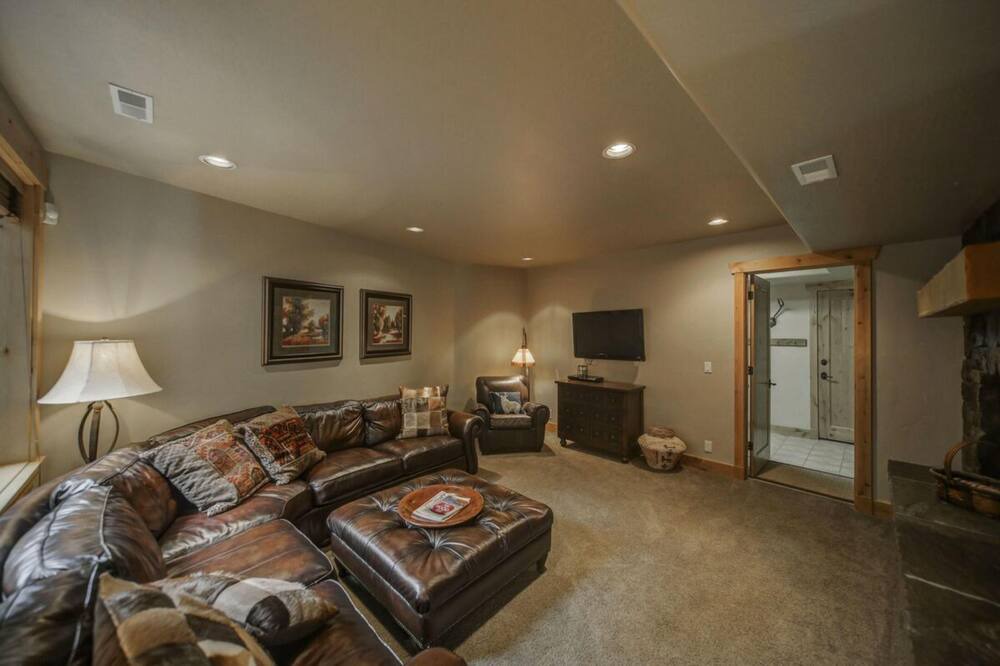 Photo of Livingroom in Tamarack