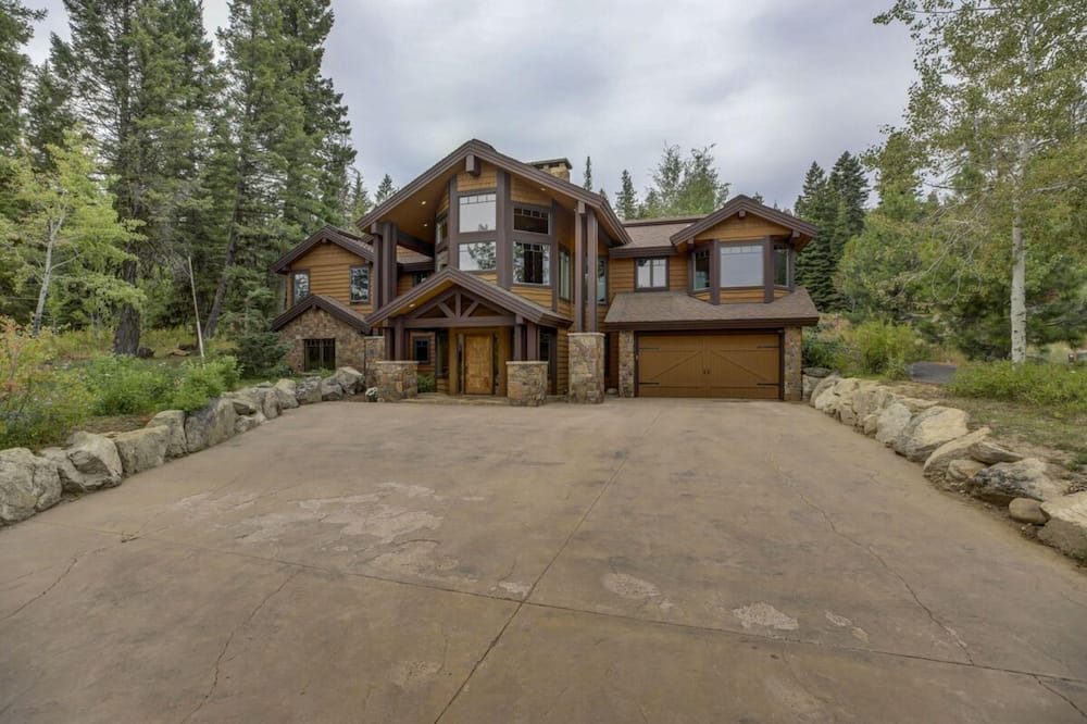 Photo of Outdoor in Tamarack