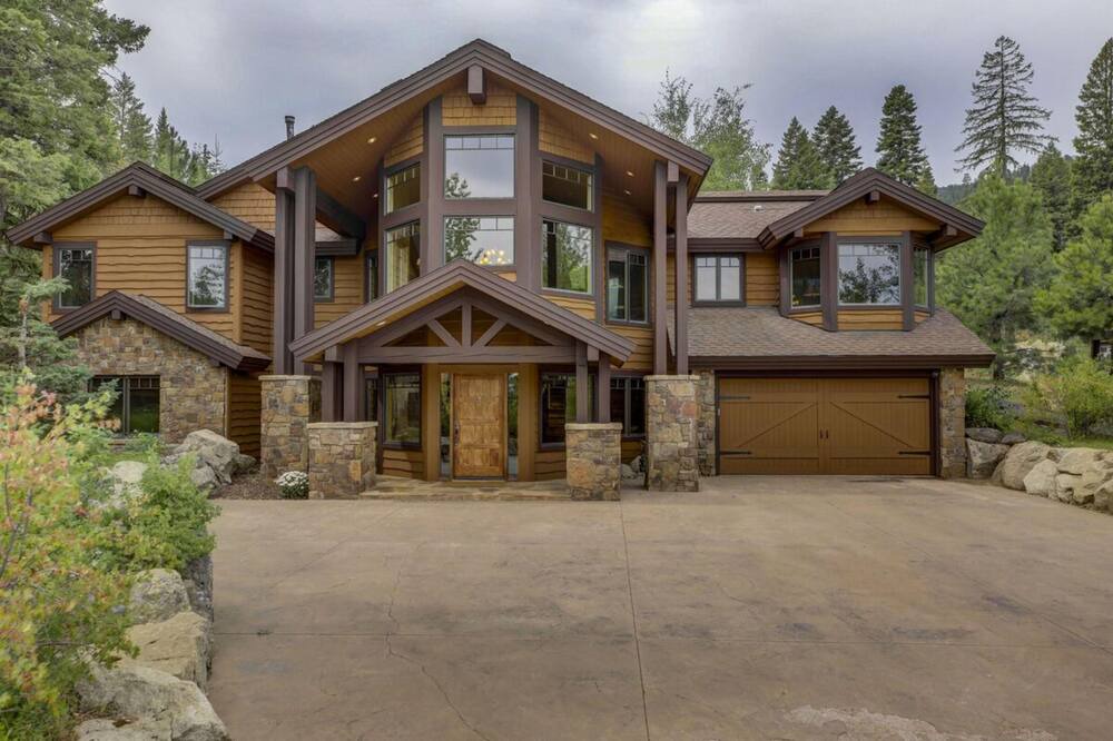 Photo of Outdoor in Tamarack