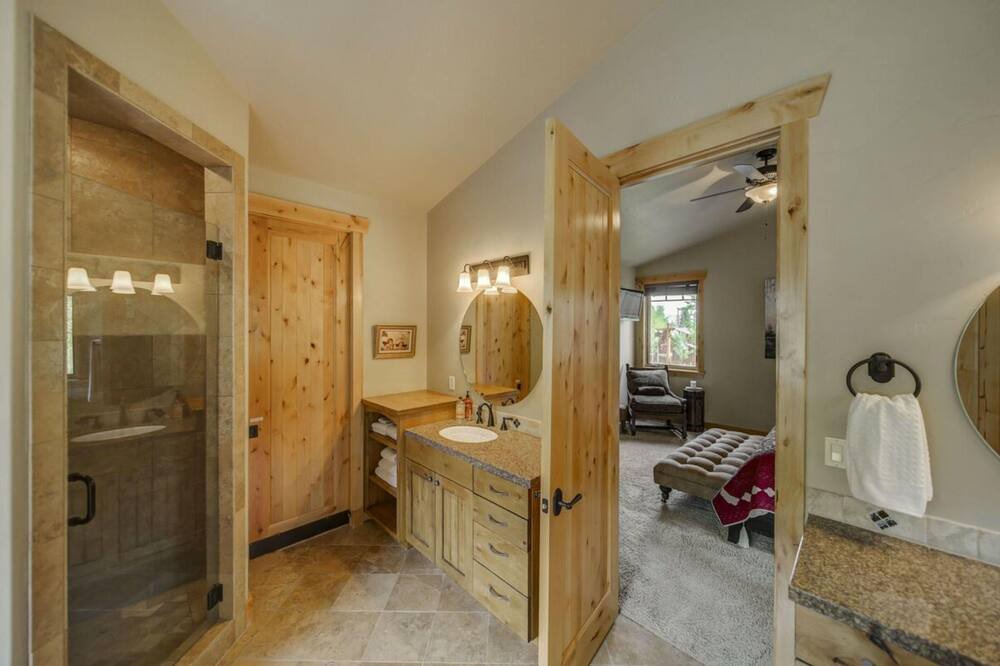 Photo of Bathroom in Tamarack