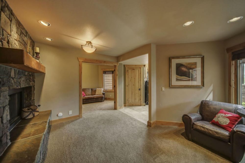 Photo of Livingroom in Tamarack