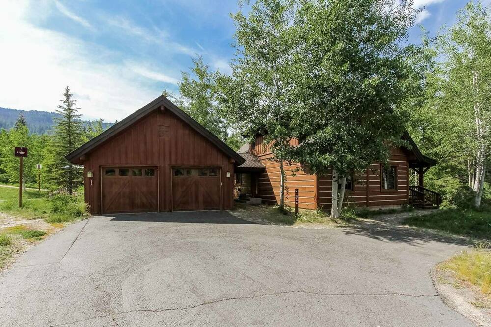 Photo of Outdoor in Tamarack