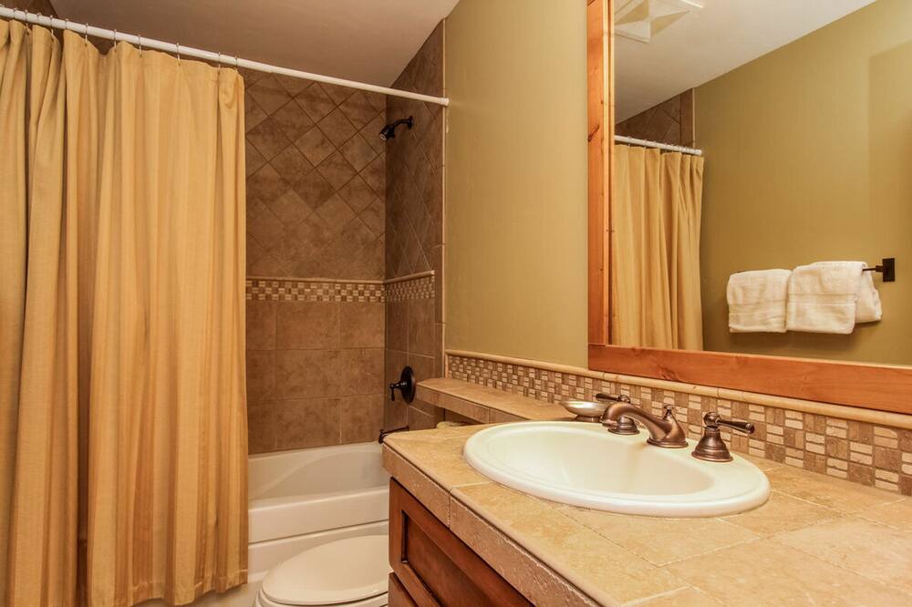 Photo of Bathroom in Tamarack