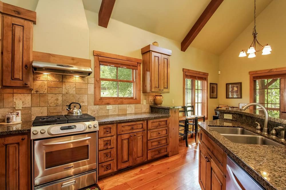 Photo of Kitchen in Tamarack