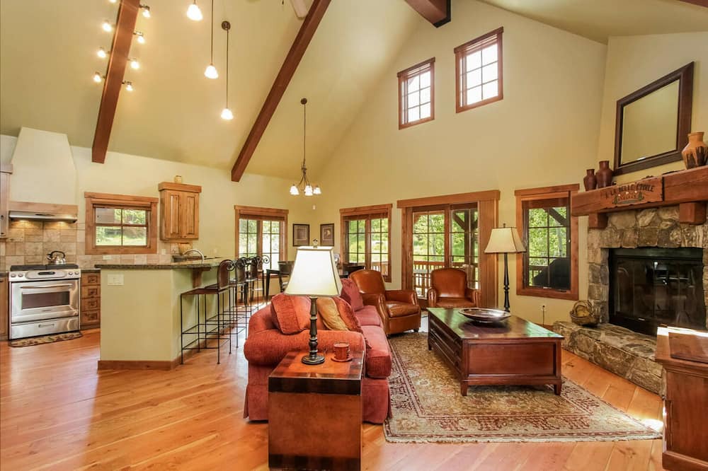 Photo of Livingroom in Tamarack