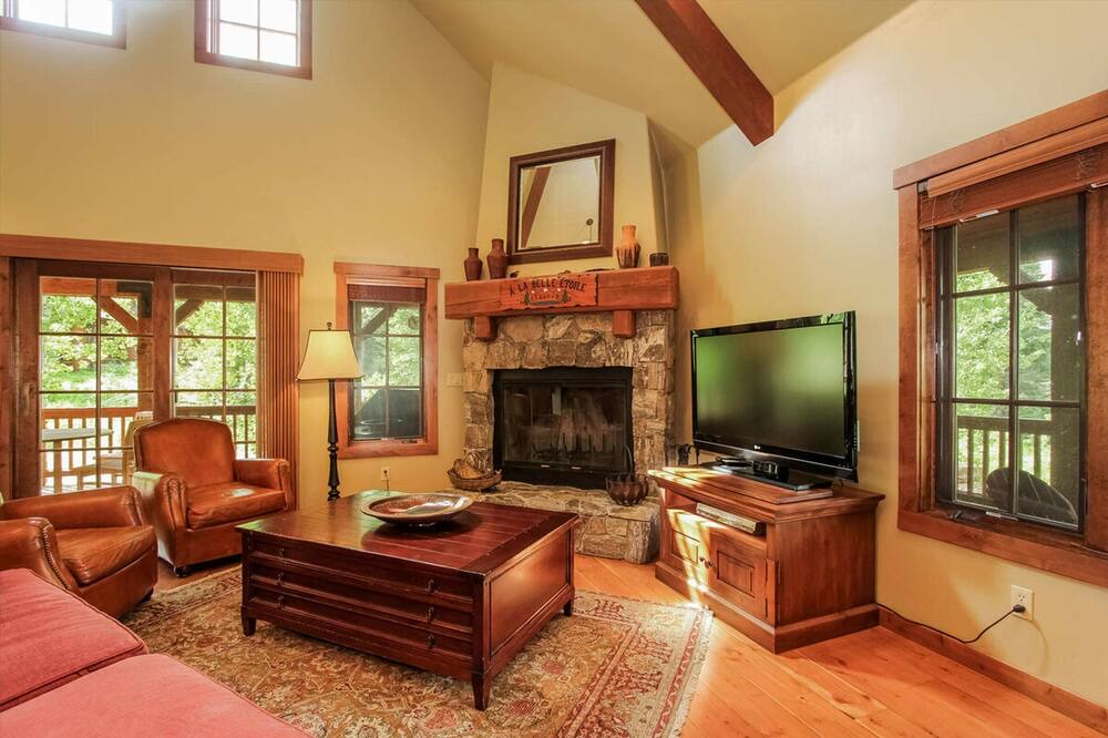 Photo of Livingroom in Tamarack