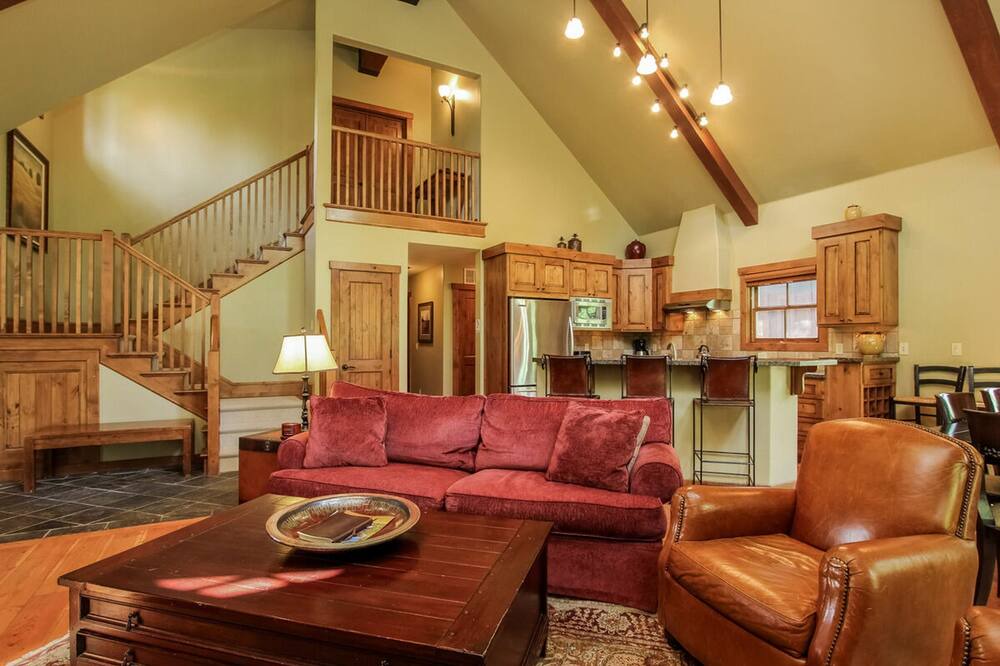 Photo of Livingroom in Tamarack