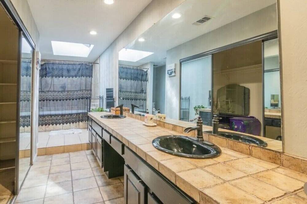 Photo of Bathroom in Briarforest