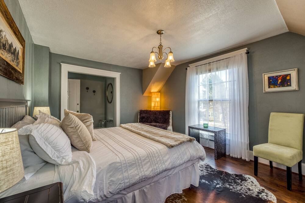 Photo of Bedroom in North End