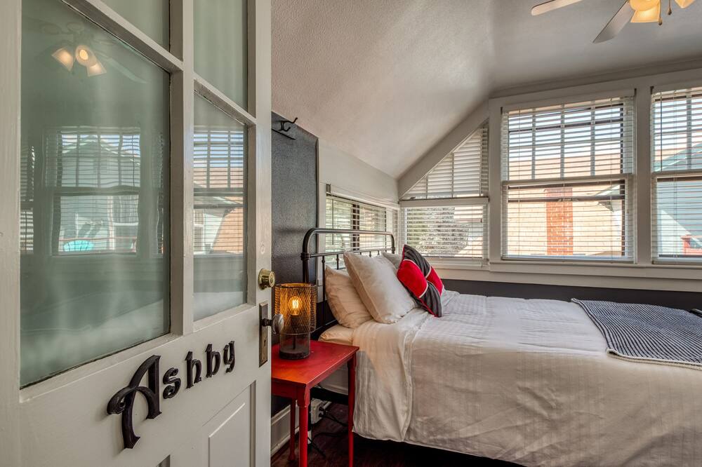 Photo of Bedroom in North End