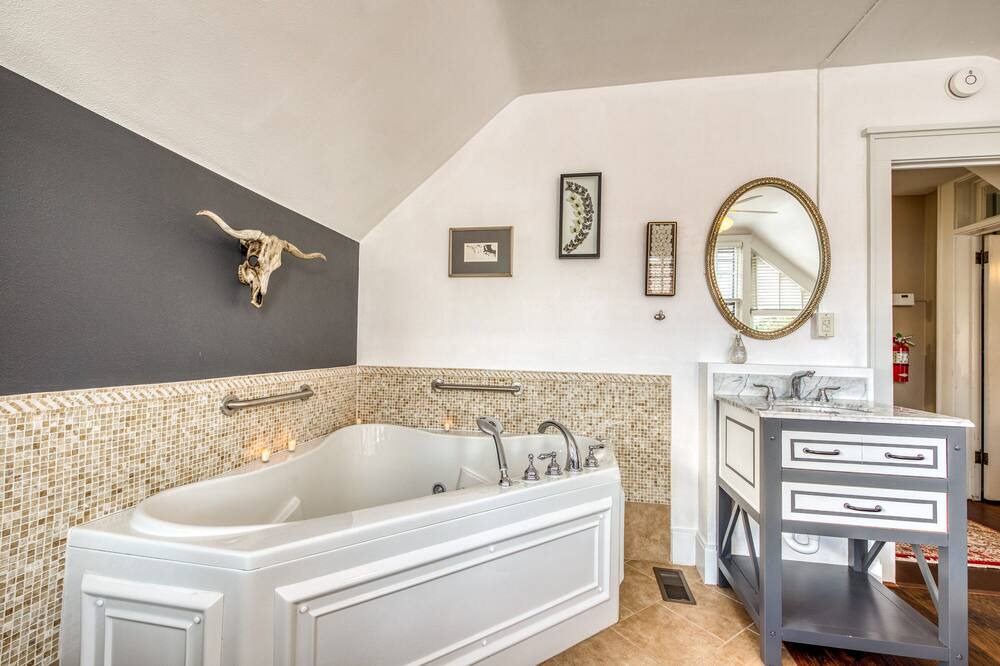 Photo of Bedroom in North End