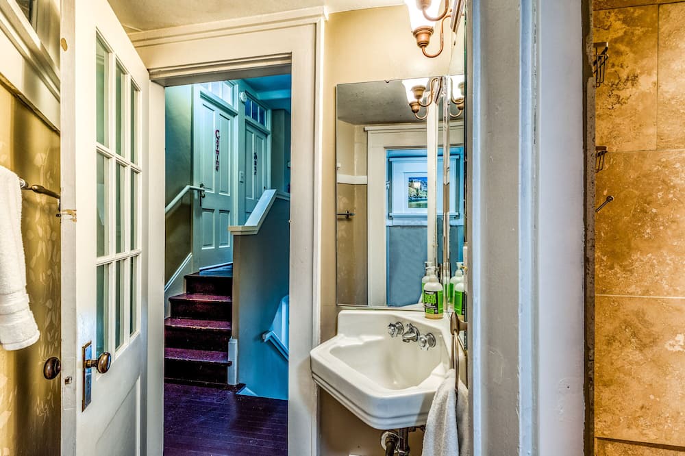 Photo of Bathroom in North End