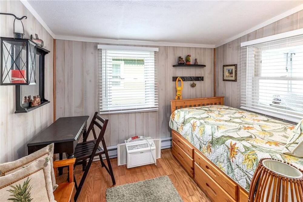 Photo of Bedroom in Russells Point