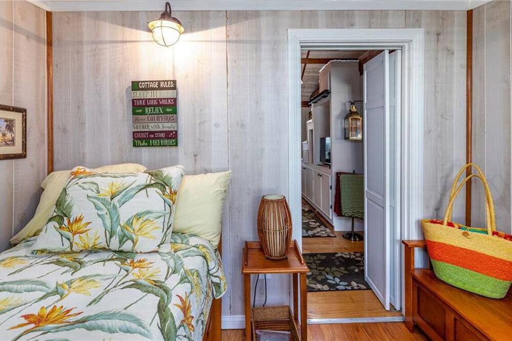 Photo of Livingroom in Russells Point