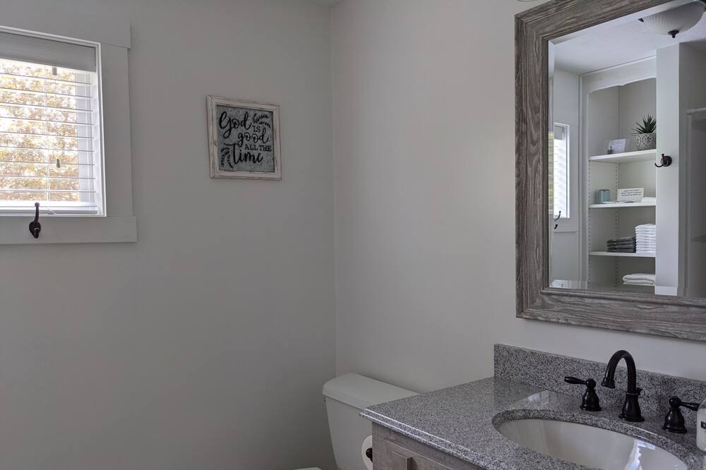 Photo of Bathroom in Sharpsburg