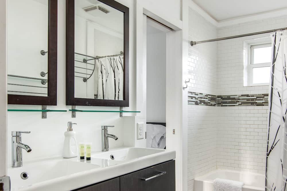 Photo of Bathroom in Hope Gardens