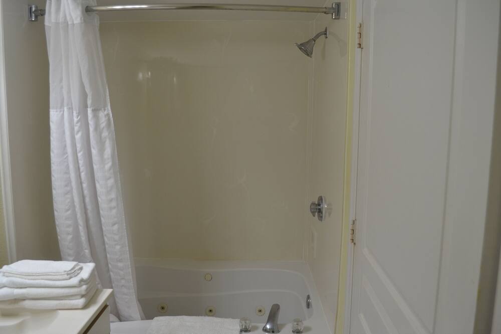 Photo of Bathroom in Ash