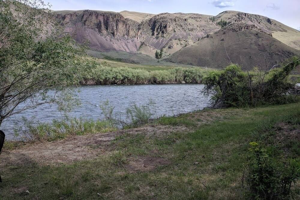 Photo of Outdoor in Salmon