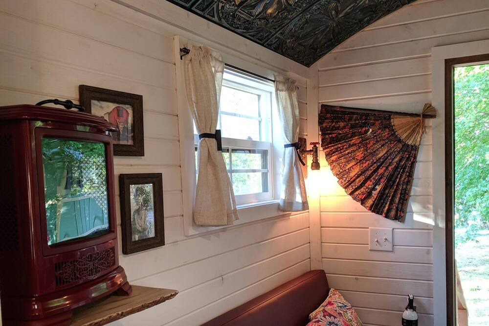 Photo of Livingroom in Salmon