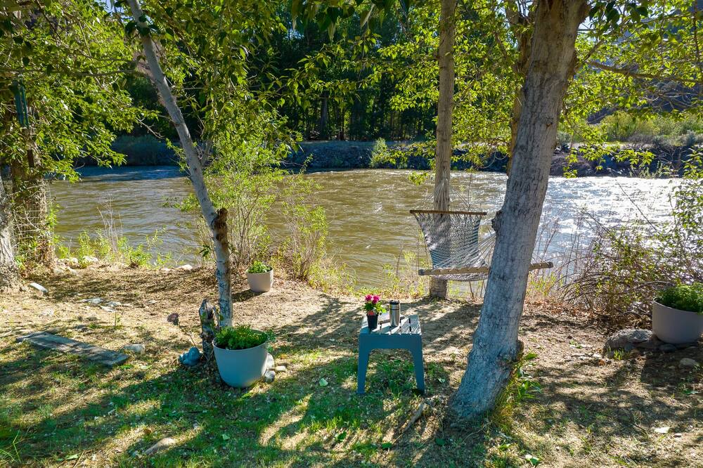 Photo of Outdoor in Salmon