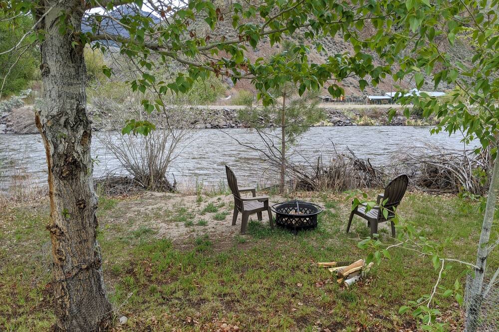 Photo of Outdoor in Salmon
